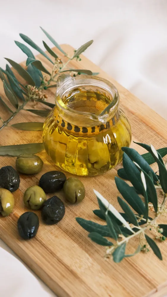 Navigating Healthy Fats: The Mediterranean Diet for Successful Weight Management